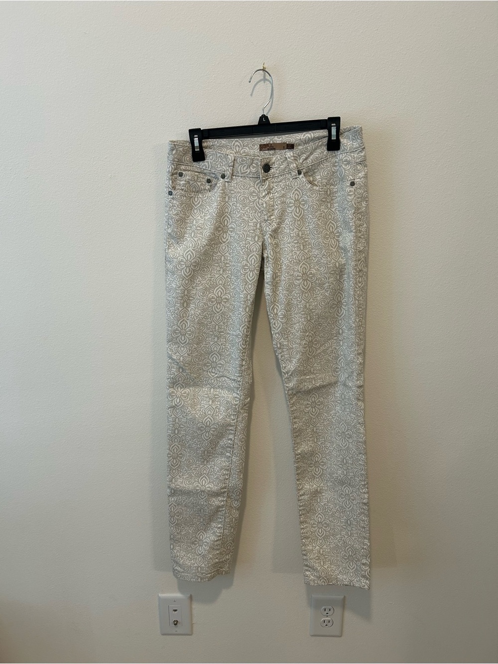 Prana Cream and White Floral-Print Skinny Jeans